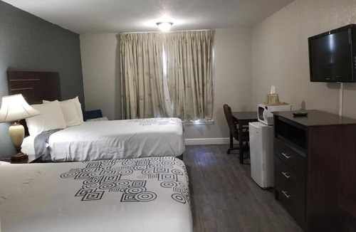 North Shore Hotel | 4 Quiet & Clean Rooms w/Free Parking - Perfect for a Visit to Houston’s East