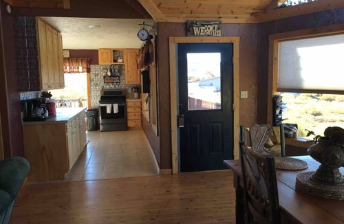 Cora Cabin | 4 Seasons Lodge Year Round Outdoor Mountain Paradise! In Beautiful Cora Wyoming.