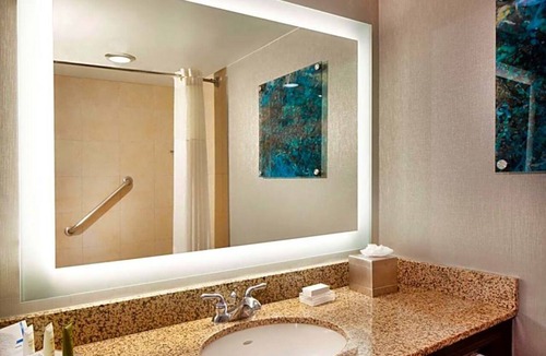 Nassau Bay Hotel | 4 Spacious Rooms Escape to Clear Lake’s peaceful shores