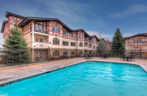 Zermatt House | 4-Star Zermatt Resort King Suite Only 15 Mins to Park City!
