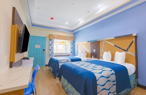 George Bush Park/Eldridge Hotel | 4 Tranquil Rooms w/2 Queens and Kitchenette Near Woodbridge Lake – 4.3 Miles