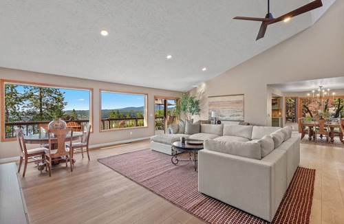 Hayden View Estates House | 431 m² House ∙ 4 bedrooms ∙ 12 guests