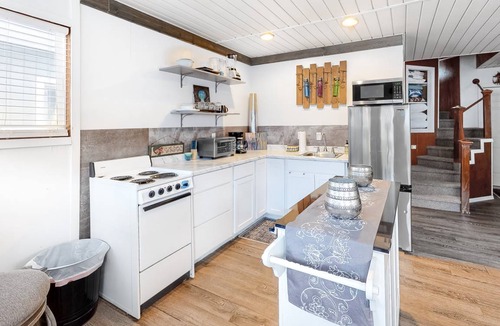 Bayview Boat Rental | 47 m² Boat ∙ 1 bedroom ∙ 3 guests