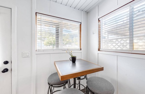 Bayview Boat Rental | 47 m² Boat ∙ 1 bedroom ∙ 3 guests
