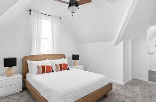 Holy Cross House | 498 m² House ∙ 6 bedrooms ∙ 16 guests
