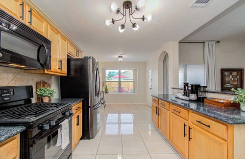 Clodine House | 4BR Game Room + Firepit Sleeps 9 | Near Eats