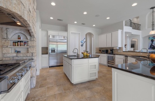 Oak Shores On Lake Austin House | 4BR Lake Austin Estate | Private Dock + Wake Surf Water | 200 Ft Frontage