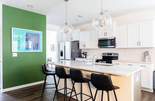 Clayton House | 4Br Sleeps 10 w/Fenced Yard & Movie Room - Modern Home near Downtown Clayton