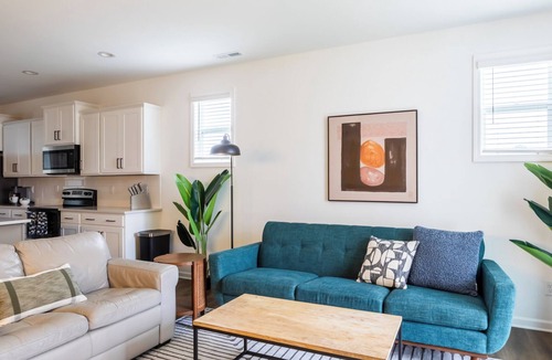 Clayton House | 4Br Sleeps 10 w/Fenced Yard & Movie Room - Modern Home near Downtown Clayton