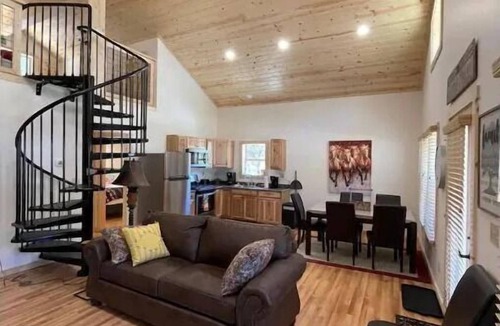 Red River Cabin | 4K River Ranch River Cabin 2 (sleeps 6)