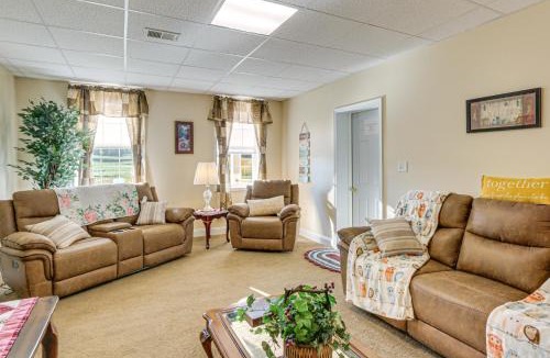Boonsboro House | 5,000 Sq Ft Antebellum Farmhouse 3 Mi to Antietam!