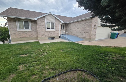 Hyde Park House | 5 Bed, 3 Bath Spacious Home