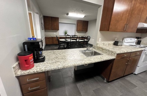 Mount Vernon House | 5-bedroom house in lovely Mount Vernon with WiFi, AC - Fully Handicap Accessible