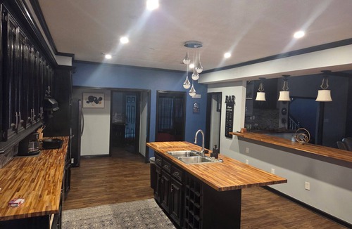 Atascocita House | 5 bedroom house Sits on Lake Houston- perfect for fishing