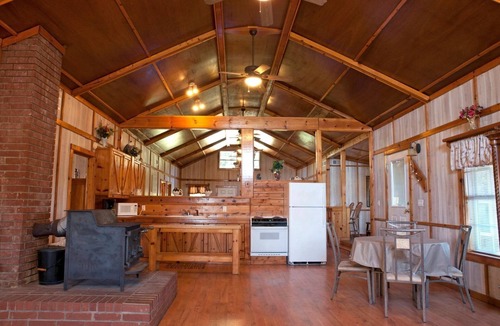 Mountainburg Cabin | 5-bedroom lodge near Ozark National Forest and Lake Fort Smith state park.
