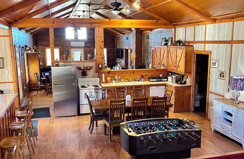 Mountainburg Cabin | 5-bedroom lodge near Ozark National Forest and Lake Fort Smith state park.