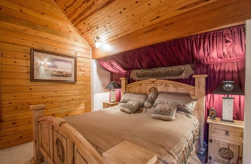 Bruno Cabin | 5-bedroom vacation home just 10 minutes from Buffalo River