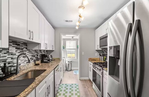 Greater Landover House | 5-BR Home w/driveway - 10 Min to D.C. near Metro