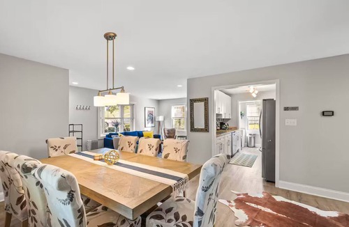 Greater Landover House | 5-BR Home w/driveway - 10 Min to D.C. near Metro