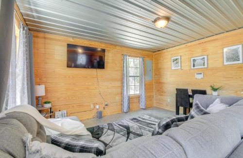 Sardis House | 5 Mi to Sardis Lake Pet-Friendly Cabin Rental