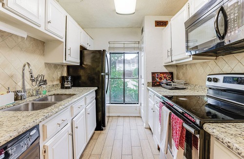 George Bush Park/Eldridge House | 5 Mi to Westchase District: Houston Extended Stay