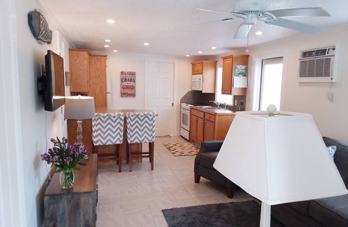 Naples Park House | 5 min to Beaches, Available March 2026 21 nt min. Beach Pass Incl!nnn