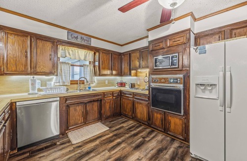 Smithville House | 5 minutes from Center Hill Lake! Fire-pit, Level Parking, 4 Bedrooms!