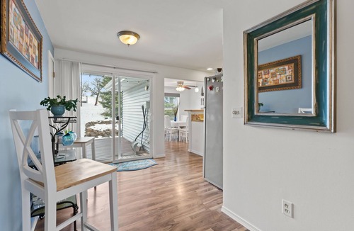 Cheney House | 5 minutes to EWU! Large home backing to scenic wheat fields!
