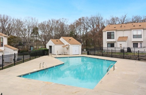 McAlpine House | 5 minutes to the Ballantyne area townhome