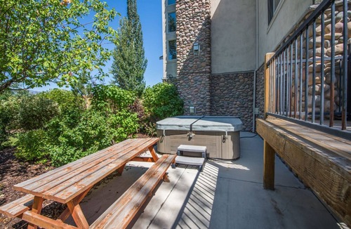Eden House | 5 Star Luxury Townhome | 5 Bed, 4.5 Bath