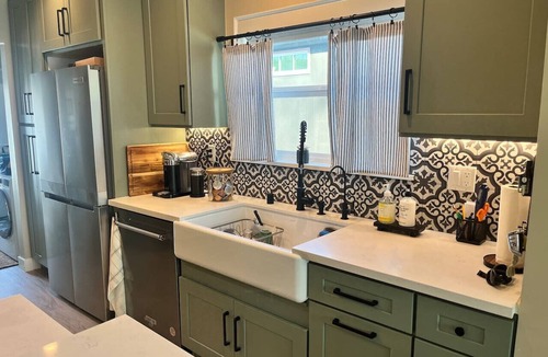 Studio City House | 5 Star Retreat - Cozy & contemporary getaway in Studio City - Guests Love!