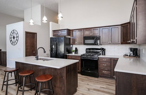 Buffalo Ridge House | 5-Star Townhome (3br/3ba)