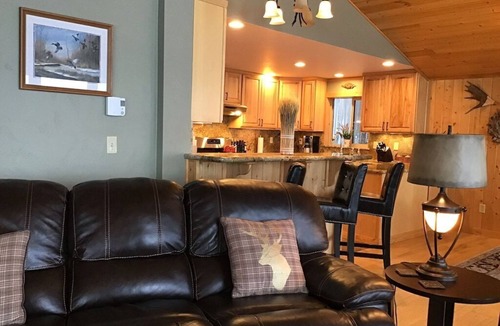Island Park Cabin | 5 Stars! Elegant Lake Front Cabin w/Hot Tub, only 20 Minutes To Yellowstone NP!