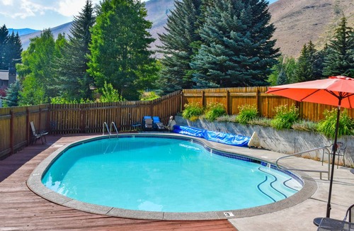 Warm Springs Condo | 50 m² Condo ∙ 1 bedroom ∙ 2 guests