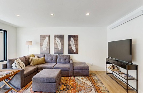 Warm Springs Condo | 50 m² Condo ∙ 1 bedroom ∙ 2 guests