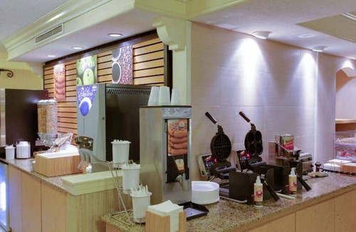 Moon Township Hotel | 500 m² Hotel ∙ 127 guests