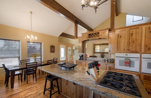 McCall House | 502 m² House ∙ 8 bedrooms ∙ 34 guests