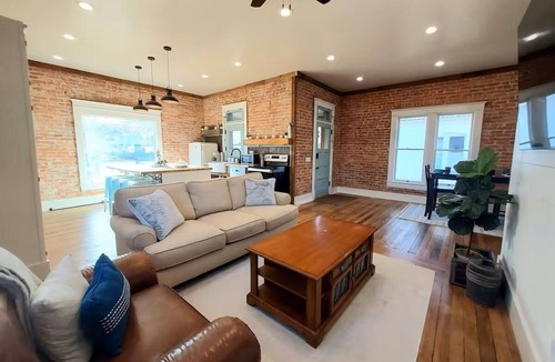 Salmon House | 506 Historic Brickhouse off Main St. - 2 Blocks from Salmon River