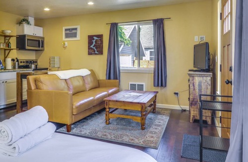 Garden District Apartment | 51 m² Apartment ∙ 2 guests