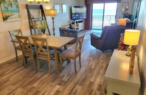 New Smyrna Beach Apartment | 517 - Direct Oceanfront Beautiful 3 Bedroom Sleeps 10