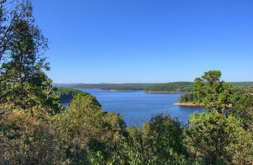 Murfreesboro Cabin | 52 m² Lodge ∙ 8 guests