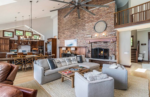 Harbert House | 521 m² House ∙ 5 bedrooms ∙ 10 guests