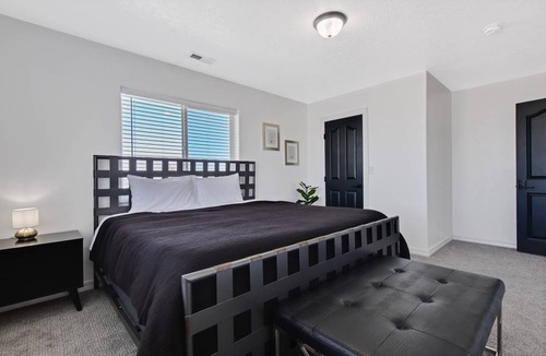 Meridian House | 557 m² House ∙ 1 bedroom ∙ 3 guests