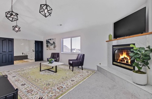 Meridian House | 557 m² House ∙ 1 bedroom ∙ 4 guests
