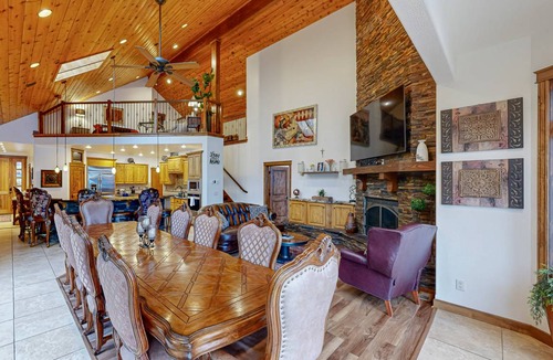 Hayden View Estates House | 557 m² House ∙ 5 bedrooms ∙ 16 guests
