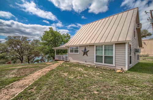 Canyon Lake Cottage | 56 m² Cabin ∙ 1 bedroom ∙ 6 guests