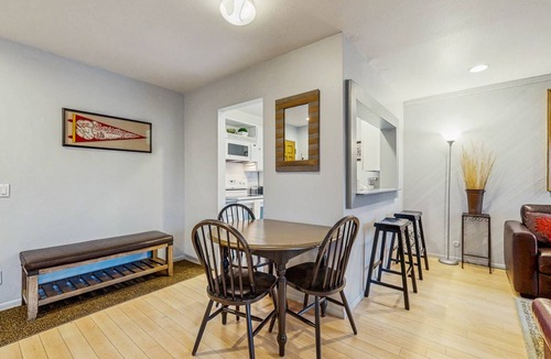 Warm Springs Condo | 56 m² Condo ∙ 1 bedroom ∙ 4 guests