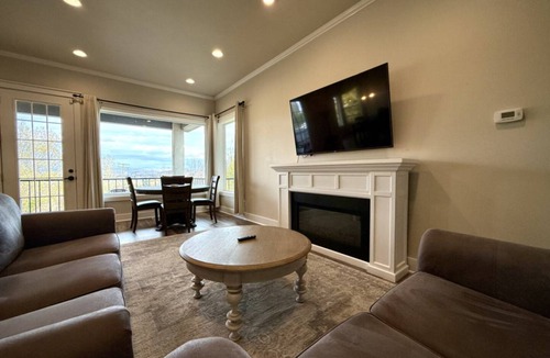 Baker City House | 56 m² House ∙ 6 bedrooms ∙ 14 guests