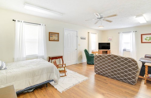 Fruitvale House | 58 m² House ∙ 1 bedroom ∙ 4 guests