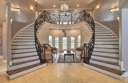 Iowa Colony House | 589 m² House ∙ 8 bedrooms ∙ 19 guests